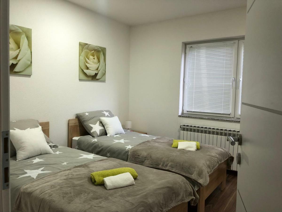 Apartman Danijela Otočac Exterior foto